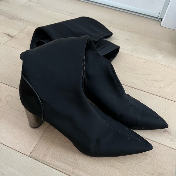 Thigh-high boots - Picture 3 of 6